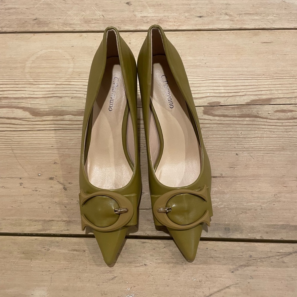 C. Pavarno buckle Olivia heel in size 7 NWOT
